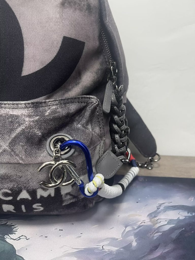 CHANEL シャネル 　アクト2コレクション　グラフィティリュック　キャンバス　バッグ ブラック デザイン - 画像 4