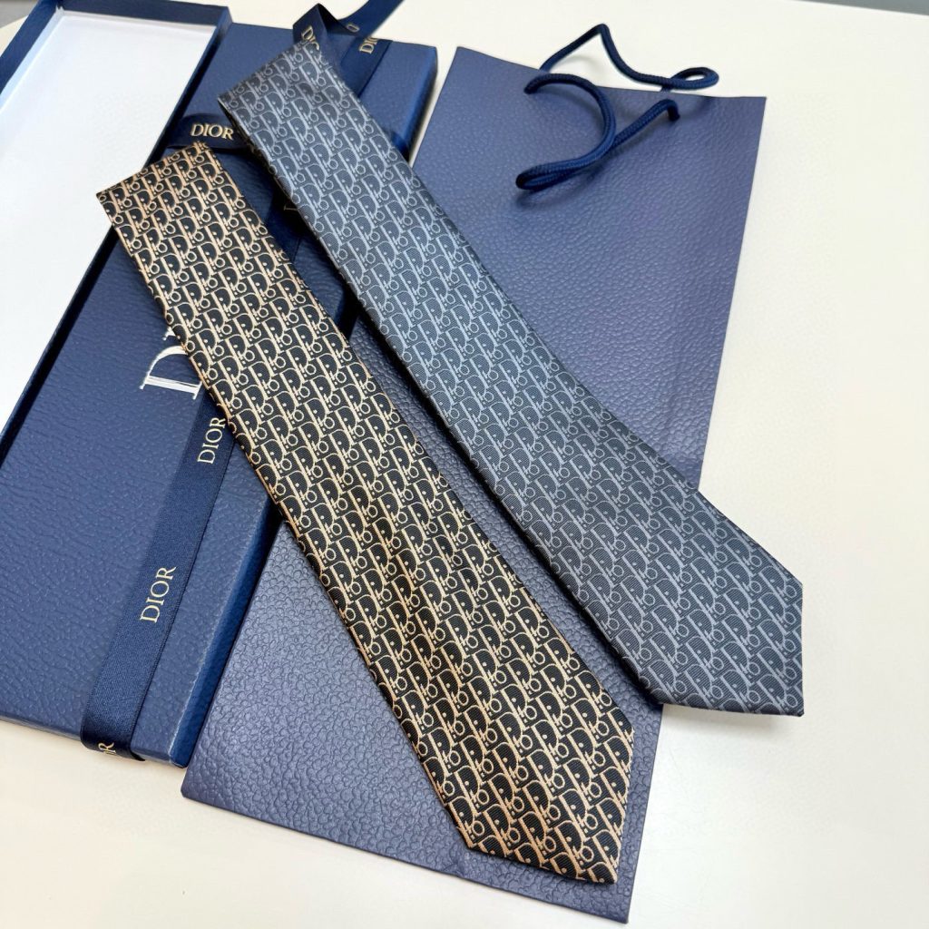 Dior風 ネクタイ ハイブランド調 結婚式 ホスト 衣装 高級シルク調 光沢 グレー - 画像 2