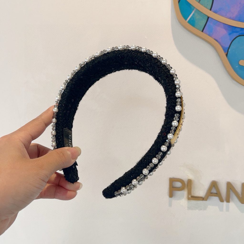 CHANEL シャネル ヘッドバンド 本革 ロゴ ブラック ホワイト 全2色 - 画像 4