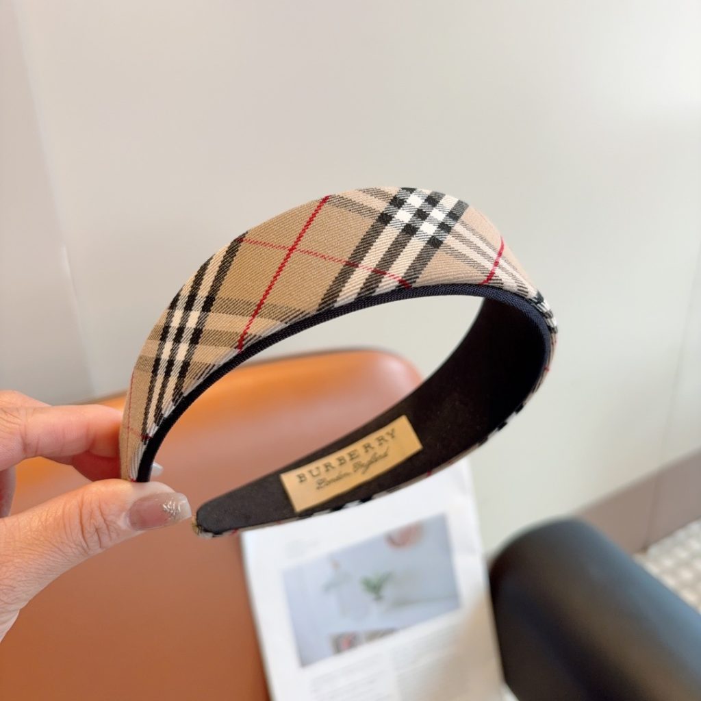 BURBERRY バーバリー ヘアバンド グラフィック柄 ブラック ベージュ - 画像 3