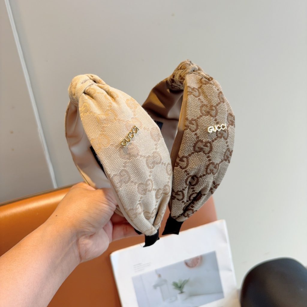 GUCCI グッチ ヘアバンド リボンタイプ プリント ブラック 全2色 - 画像 4