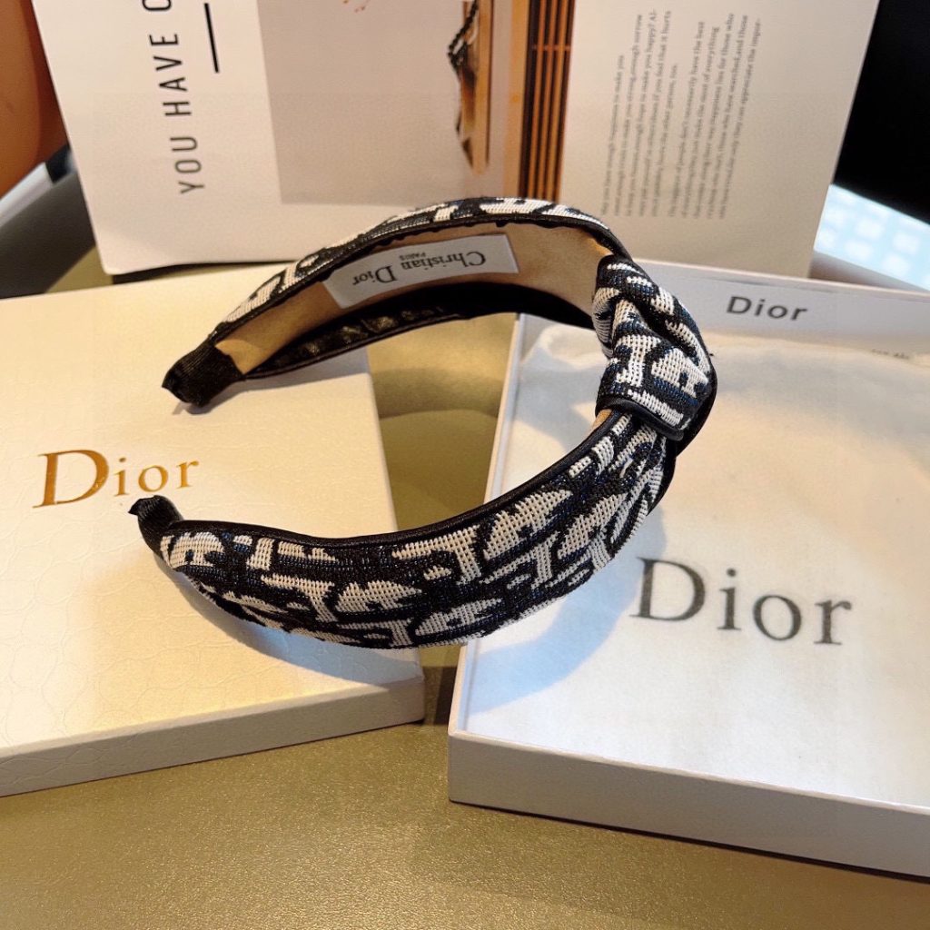 DIOR ディオール ヘアバンド ファッション ブランドロゴ ブランド小物｜ギフト選びで黒の印象を写真からチェック - 商品画像 2