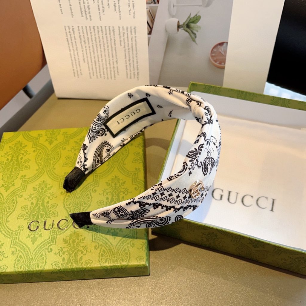 GUCCI グッチ ヘアアクセサリー バンダナ柄 ファッション ブランド ブラック ホワイト 全2色 - 画像 8