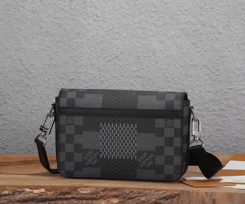 LOUIS VUITTON　ルイヴィトン　メンズ　ショルダーバッグ　ダミエ　3D　キャンバス　ステュディオ・メッセンジャー 　クロスボディ　バッグ　2色 - 画像 4