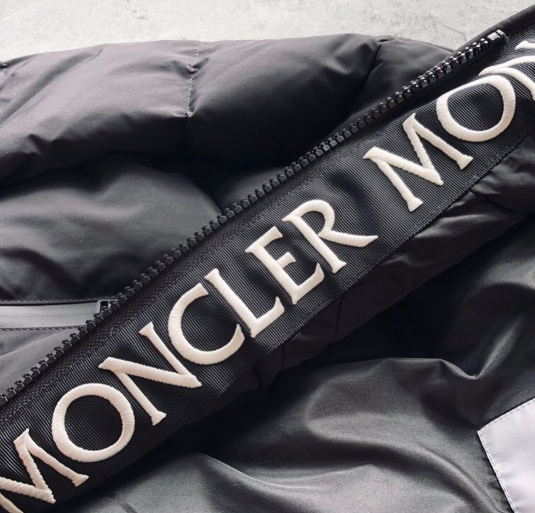 Moncler 秋冬限定! モンクレール 超レア人気MONTCLA ダウンジャケット Monclerの刺繍入り フード付き ダウンコート - 画像 6