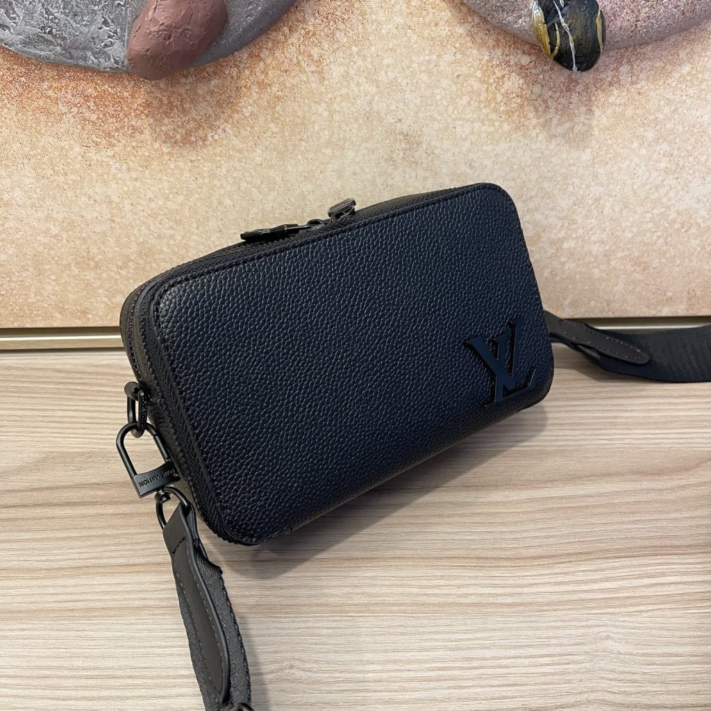 LOUIS VUITTON　ルイヴィトン　アルファ ウエアラブル ウォレット　メンズ　モノグラム　ダミエ　ショルダーバッグ　3色 - 画像 5
