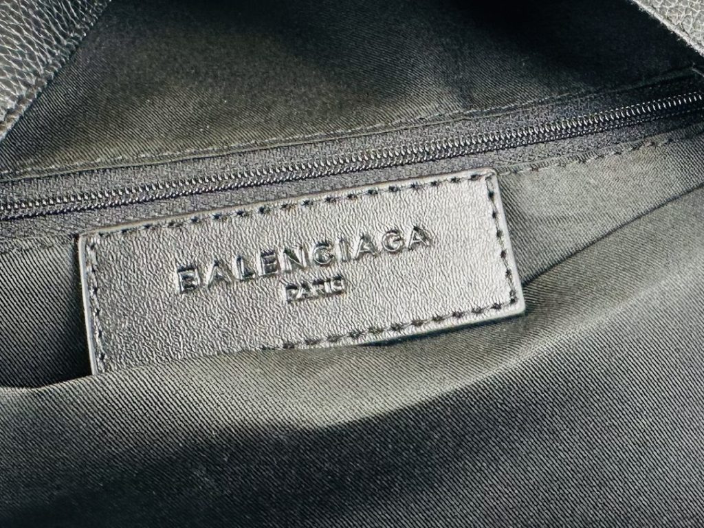 バレンシアガ BALENCIAGA バックパック バッグ｜買い物の日に男性向けの印象で失敗しにくい見方 - 商品画像 2