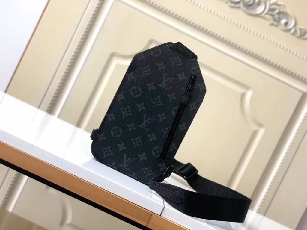 LOUIS VUITTON　ルイヴィトン　ソミュール・スリングバッグ 　ショルダーバッグ　メンズ　ウエストバッグ　モノグラム - 画像 2