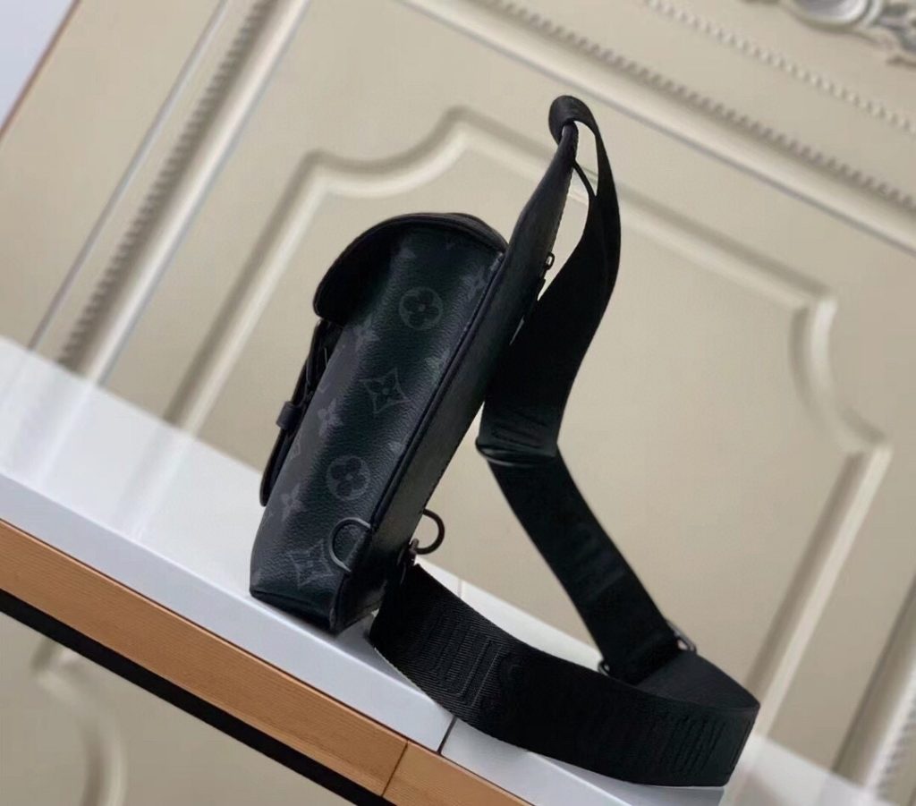 LOUIS VUITTON　ルイヴィトン　ソミュール・スリングバッグ 　ショルダーバッグ　メンズ　ウエストバッグ　モノグラム - 画像 3