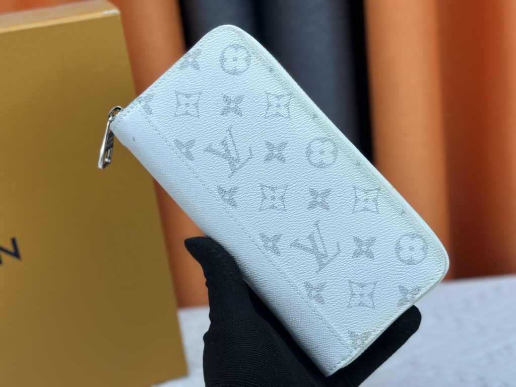 ルイヴィトン Louis Vuitton 長財布 タイガラマ ジッピーウォレット・ヴェルティカル メンズ財布 モノグラム ラウンドファスナー - 画像 2