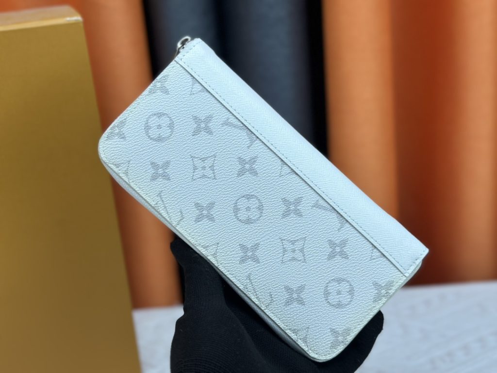 ルイヴィトン Louis Vuitton 長財布 タイガラマ ジッピーウォレット・ヴェルティカル メンズ財布 モノグラム ラウンドファスナー - 画像 3