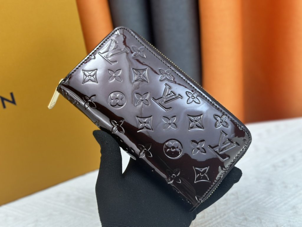 LOUIS VUITTON ルイ ヴィトン モノグラムヴェルニ ジッピーウォレット ラウンドファスナー 長財布 小銭入れあり パテントレザー - 画像 5