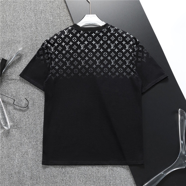 ルイヴィトン Louis Vuittonセットアップ　上下2点セット　モノグラム　半袖Ｔシャツとショートパンツ　プリントロゴ　LVカジュアルウェア - 画像 4