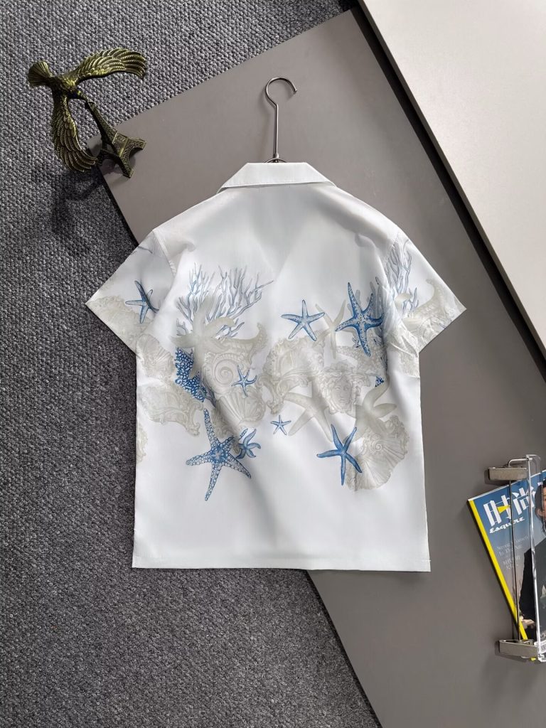 ヴェルサーチ Versace セットアップ white メンズセット 半袖Tシャツと半ズボン/ショートパンツ メンズ ポロシャツ - 画像 3