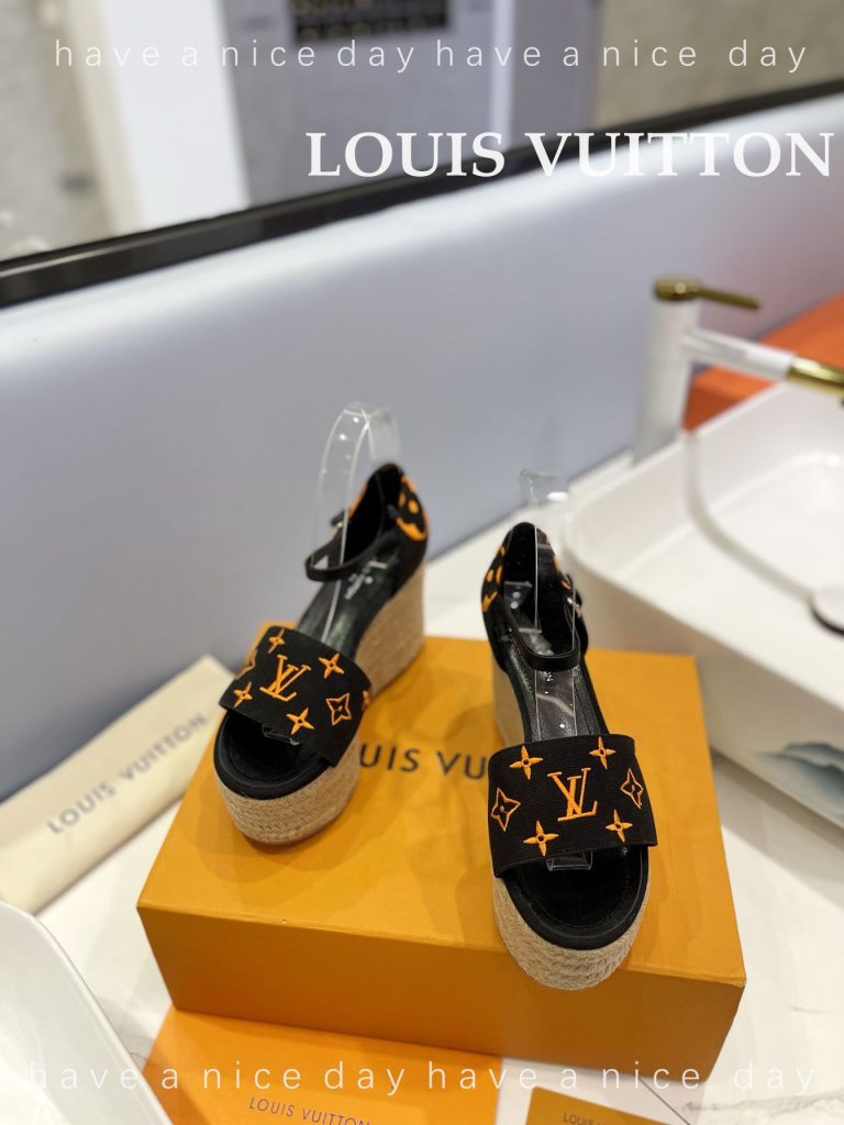 LouisVuitton　ルイヴィトン　レディース　サンダル　ウェッジソール　厚底スリッパ　モノグラム　4色 - 画像 6