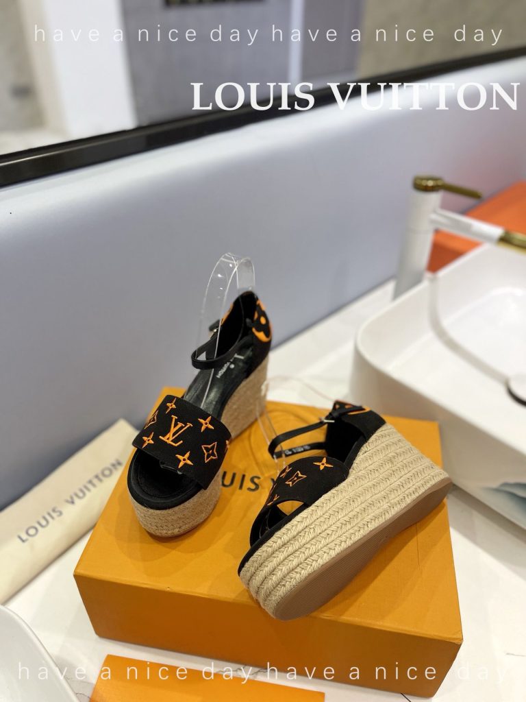 LouisVuitton　ルイヴィトン　レディース　サンダル　ウェッジソール　厚底スリッパ　モノグラム　4色 - 画像 7