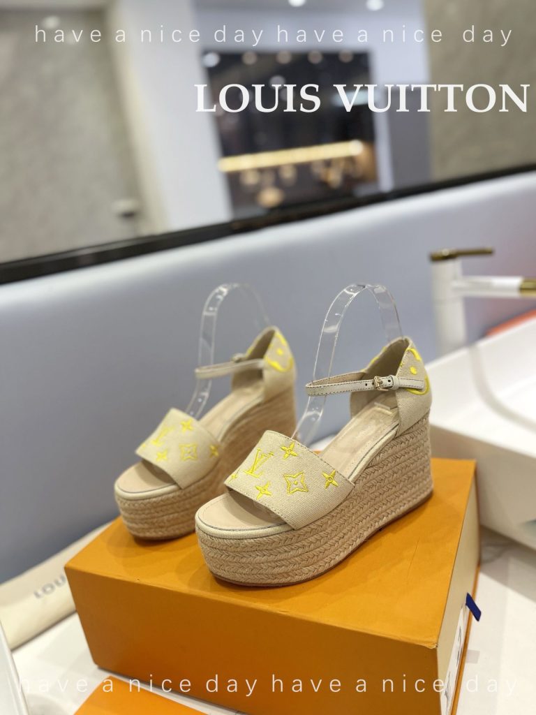 LouisVuitton　ルイヴィトン　レディース　サンダル　ウェッジソール　厚底スリッパ　モノグラム　4色 - 画像 3