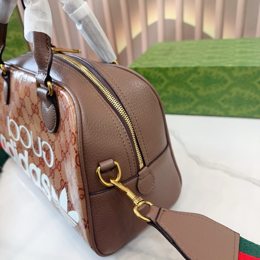 グッチ×アディダス　GUCCI×ADIDAS　GGクリスタル ミニダッフル コーティン グキャンバスxレザー 2WAYハンドバッグ - 画像 4