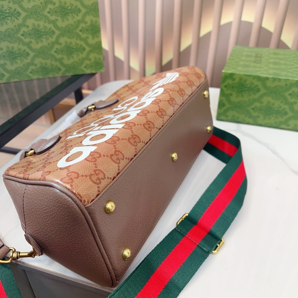 グッチ×アディダス　GUCCI×ADIDAS　GGクリスタル ミニダッフル コーティン グキャンバスxレザー 2WAYハンドバッグ - 画像 6