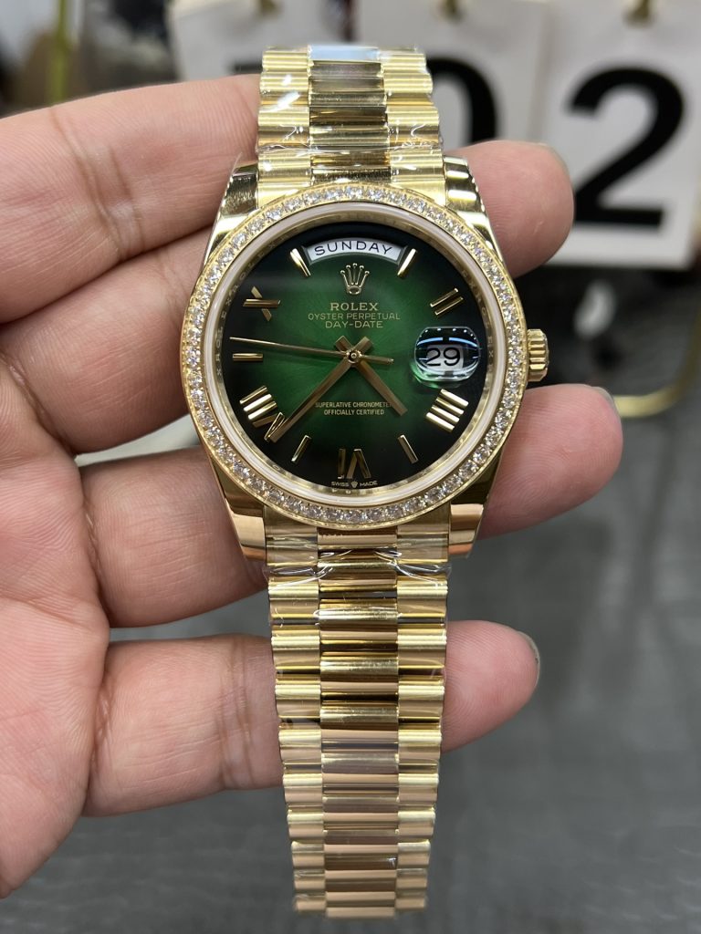 ROLEX ロレックス デイトジャスト 腕時計 メンズ 自動巻き 40mm グリーン ダイヤ…｜長く使うなら確認したい腕時計を写真で確認