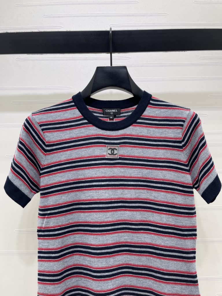 CHANEL シャネル ニット Tシャツ メンズ シルエット 生地感 レースアップ ロゴ ブラック レッド グレー - 画像 4