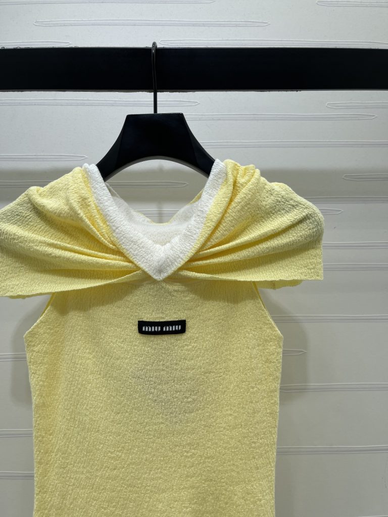 MiuMi ミューミー ニット ショルダーデザイン ファッション ボタンレス デザイン パステルイエロー - 画像 2