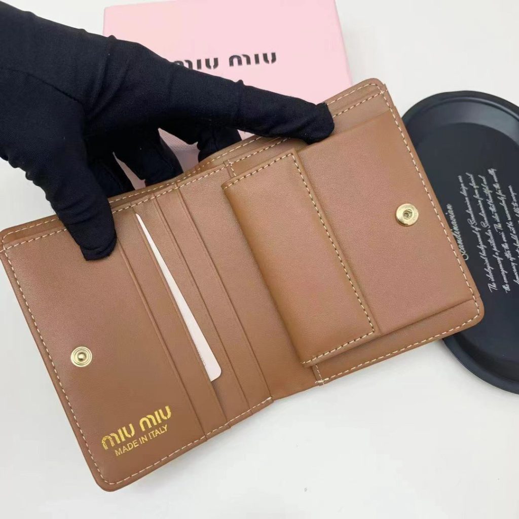 miu miu ミュウミュウ 折り財布 コンパクト メッシュ素材 黒 棕 藍 - 画像 7