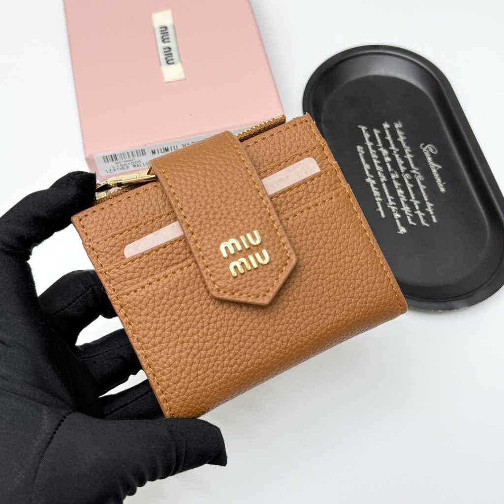 miumiu ミュウミュウ ウォレット ミニ財布 黒 棕 35 - 画像 2