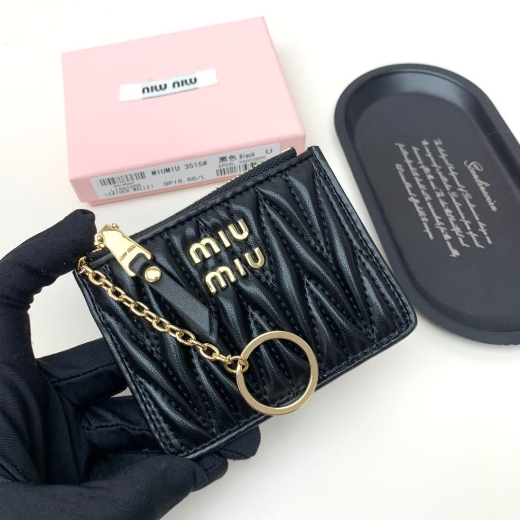 MIU MIU ミュウミュウ カードケース ミニウォレット 黒 本革仕様 マイクロレザー - 画像 5