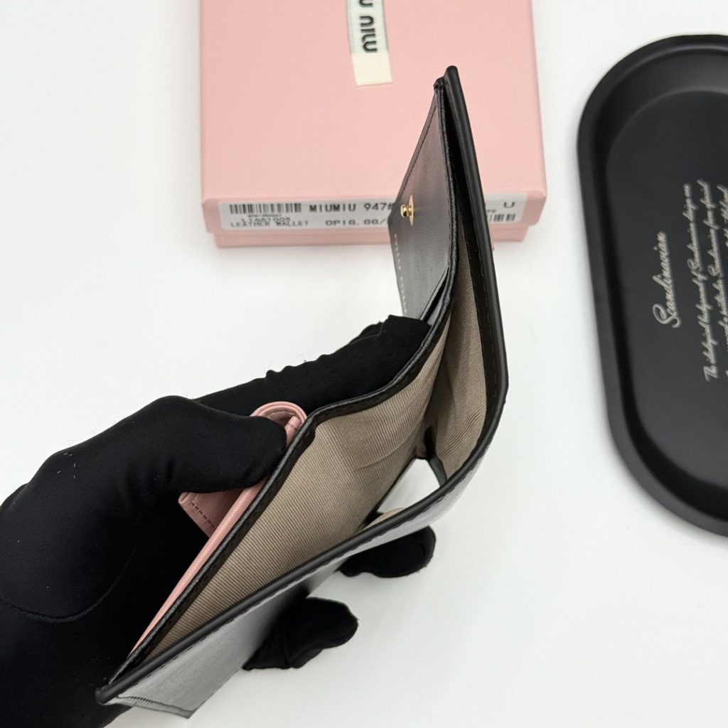 MIU MIU ミウミウ 折り財布 ピンクリボン ファスナー 2つ折り 黒・ピンク・グレー全3色 - 画像 8