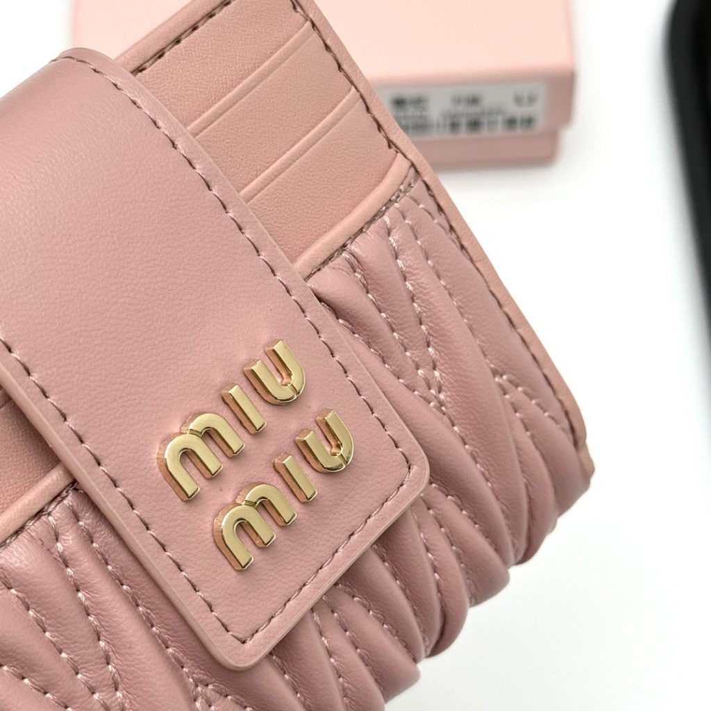 MIUMIU ミュウミュウ カードケース 軽量 本革仕様 本革 ピンク - 画像 5