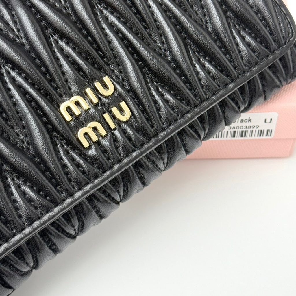 MIU MIU ミウミウ レザー長財布 本革 943# ブラック - 画像 5
