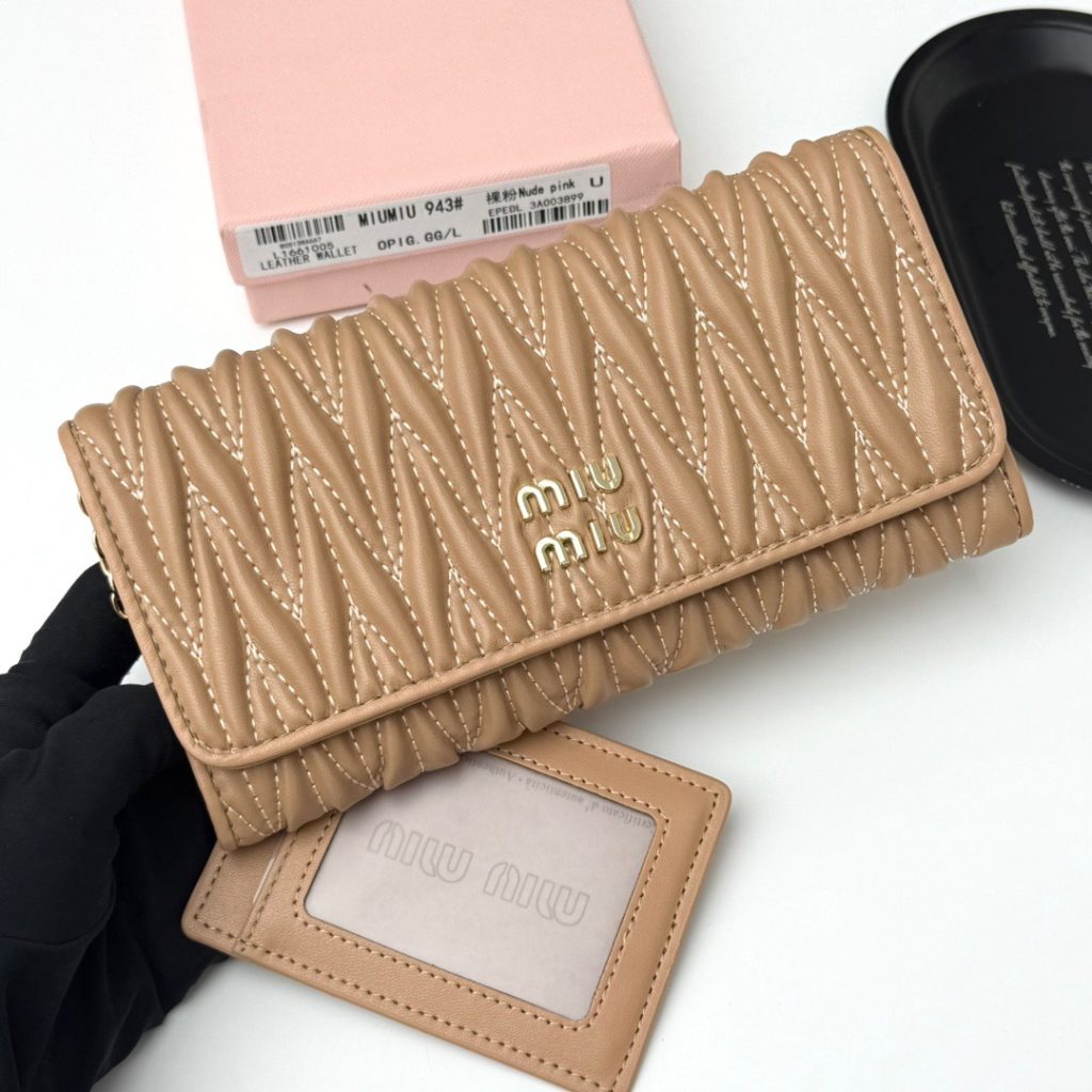 MIUMIU ミウミウ ミニ長財布 ミュウミュウ 943 本革 ナチュラル ベージュ - 画像 2
