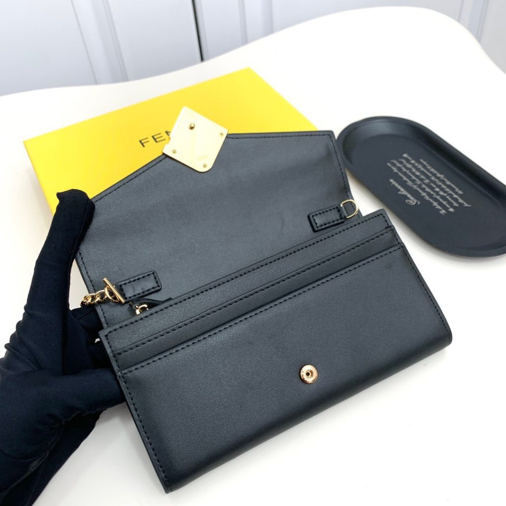 FENDI フェンディ ポーチ ミニバッグ コピー 黒 チェーン付き ロゴ レディース - 画像 6