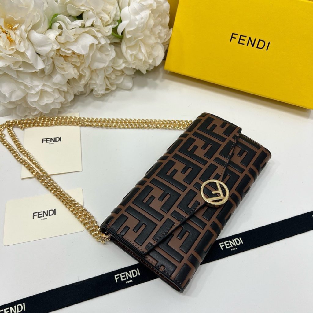 FENDI フェンディ バッグコピー ミニショルダーバッグ ロゴ柄 チェーン付き 黒ブラウン - 画像 3