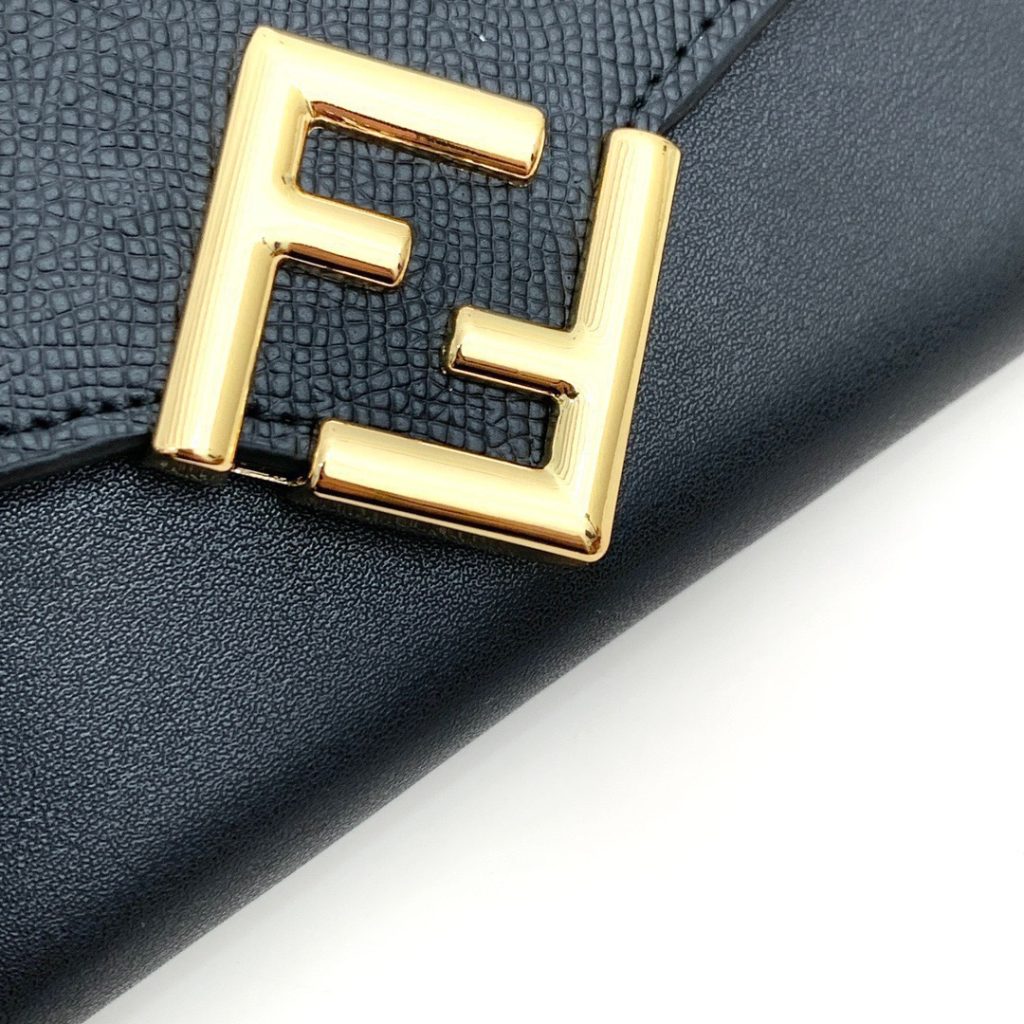 FENDI バッグコピー ミニショルダーバッグ フェンディ ロゴ チェーン付き 黒 - 画像 5