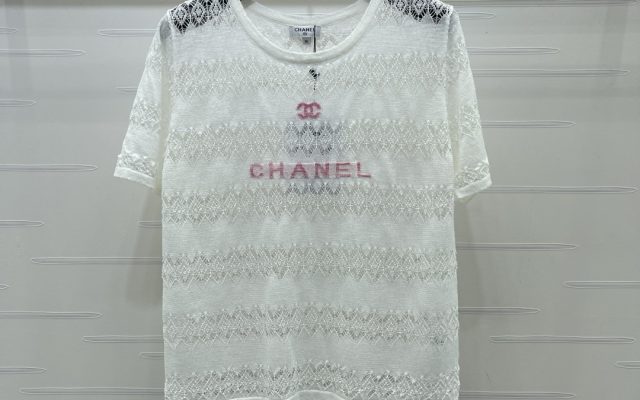CHANEL ニット Tシャツ ロゴ刺繍 白 シンプル レディース ミニ丈 オフショルダー ストレッチ コピー