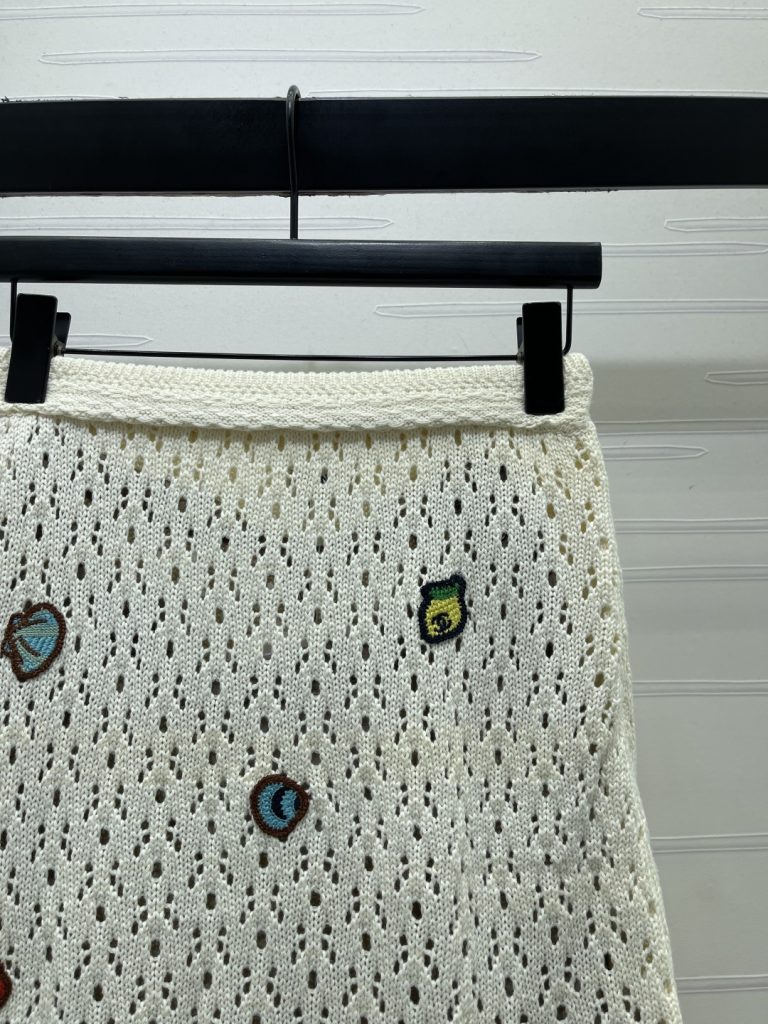 CHANE ニットスカート コピー ロング丈 ローズ刺繍 オーバーサイズ レディース 白 - 画像 2