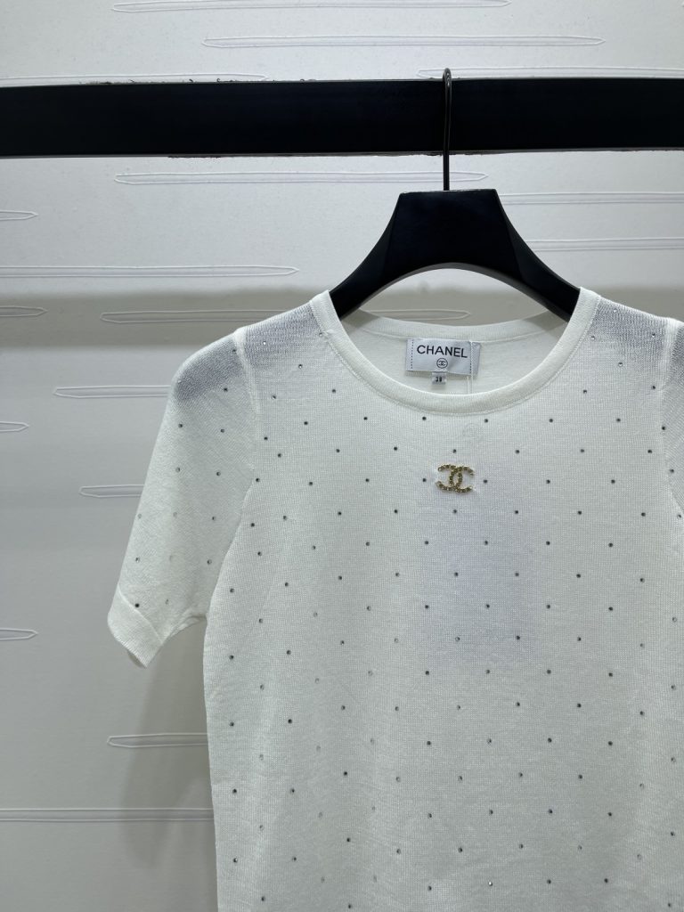 CHANEL ニット Tシャツ コピー ロゴ ポイント刺繍 ブラック ホワイト 2色展開 - 画像 4