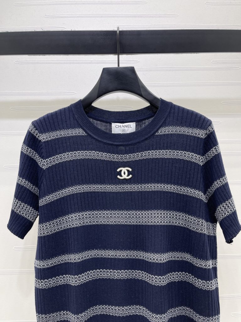 CHANEL コピー ニットTシャツ ロゴデザイン 条纹 半袖 シャネル風 2026春夏 白灰/深蓝灰 3色展開 - 画像 4