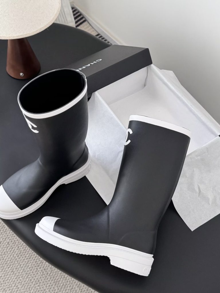 26C　雨の日もお洒落に♪　大人気　シャネル　レインブーツ　CHANEL　ココマーク　レディース　長靴　3色 - 画像 5