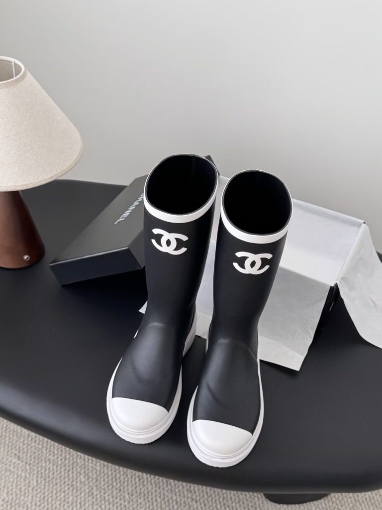 26C　雨の日もお洒落に♪　大人気　シャネル　レインブーツ　CHANEL　ココマーク　レディース　長靴　3色 - 画像 4