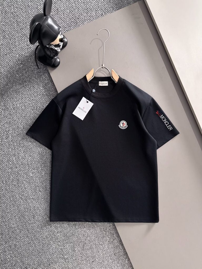 MONCLER　モンクレール　セットアップ　上下2点セットメンズ服　半袖Ｔシャツと半ズボン　ショートパンツ　カジュアルウェア　ブラック　ホワイト - 画像 8