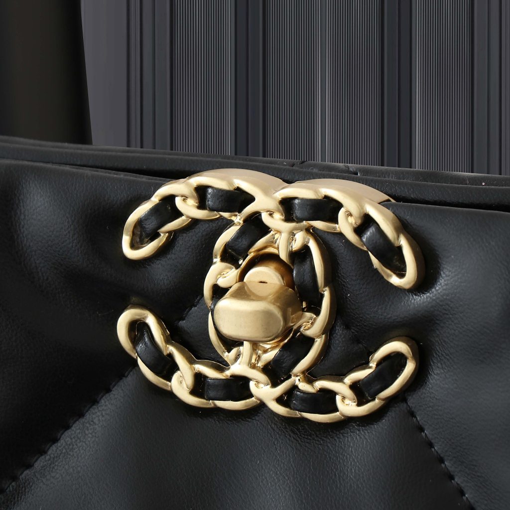 シャネル　CHANEL トートバッグ　黒（ブラック）　ハンドバッグ　旅行バッグ　レザー　レディースバッグ - 画像 4