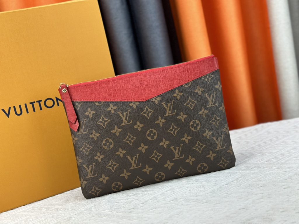 ルイヴィトンLOUIS VUITTON　 デイリーポーチ　クラッチバッグ　バッグ　ポーチ　パース　ジッパー財布　Daily Pouch　モノグラム/ダミエ　選べる8色 - 画像 4