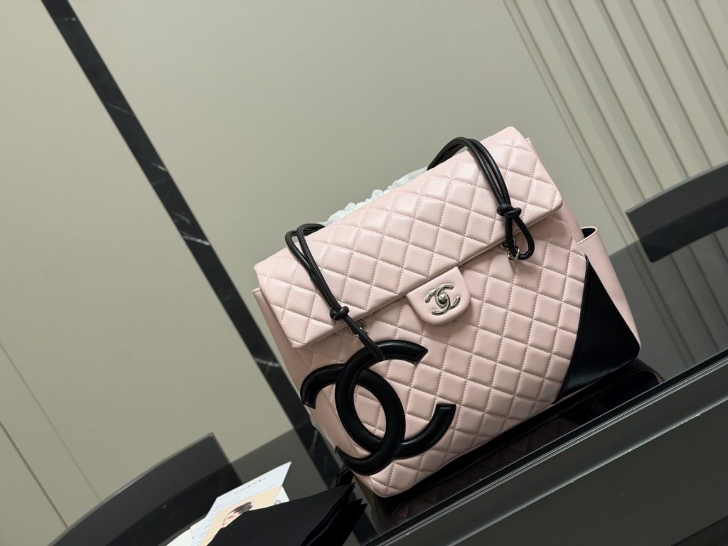 CHANEL シャネル カンボンライン ショルダーバッグ ラムスキン｜週末に黒の印象を写真で確認 - 商品画像 3