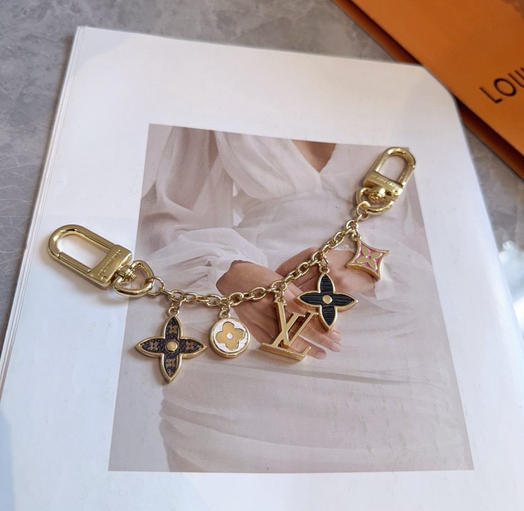 ルイヴィトン Louis Vuitton　バッグチャーム　チェーン　スプリング　ストリート　キーホルダー　レディースアクセサリー - 画像 2