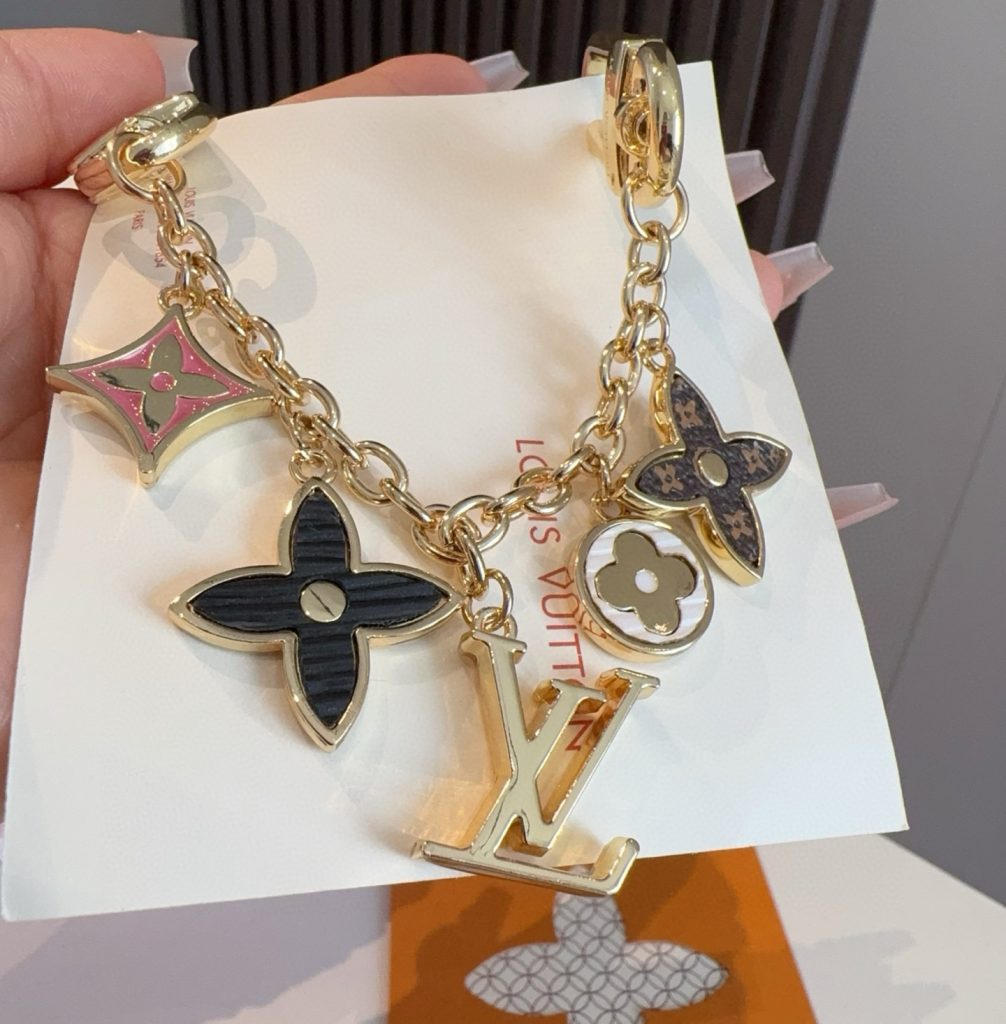 ルイヴィトン Louis Vuitton　バッグチャーム　チェーン　スプリング　ストリート　キーホルダー　レディースアクセサリー - 画像 3