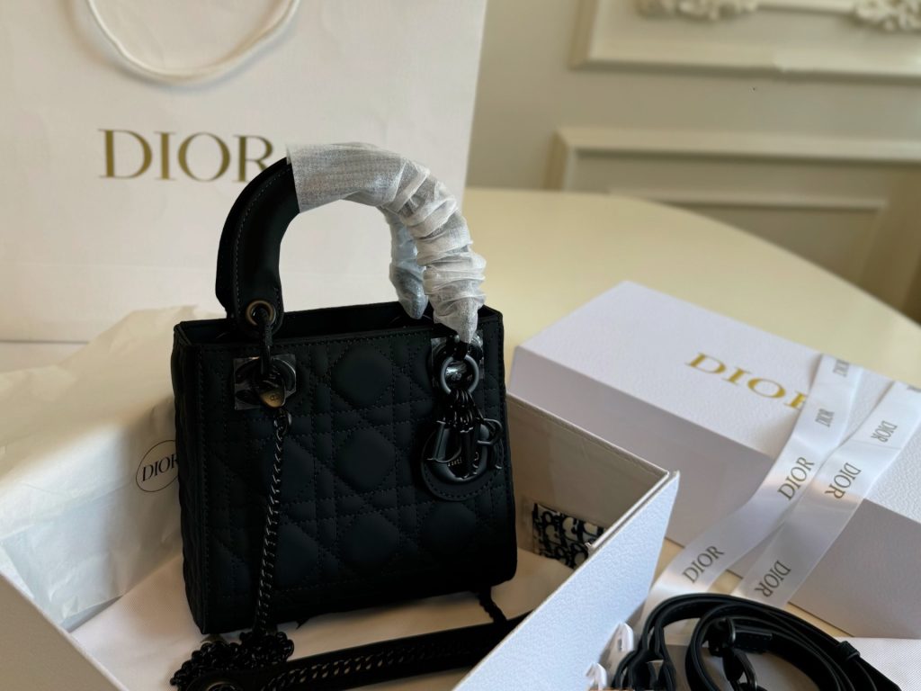 クリスチャンディオール　レディ ディオール バッグ ミニ　Christian Dior　クロコ　可愛いLady Dior Bag Mini 　バッグ　 女性　ショルダーバッグ　レザー 　ハンドバッグ　　4色 - 画像 2