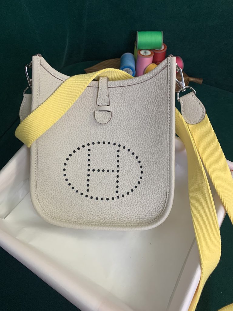エルメスハーフ手縫いEvelyne Mini バッグ｜週末にサイズ感を自然に合わせるコツ - 商品画像 1